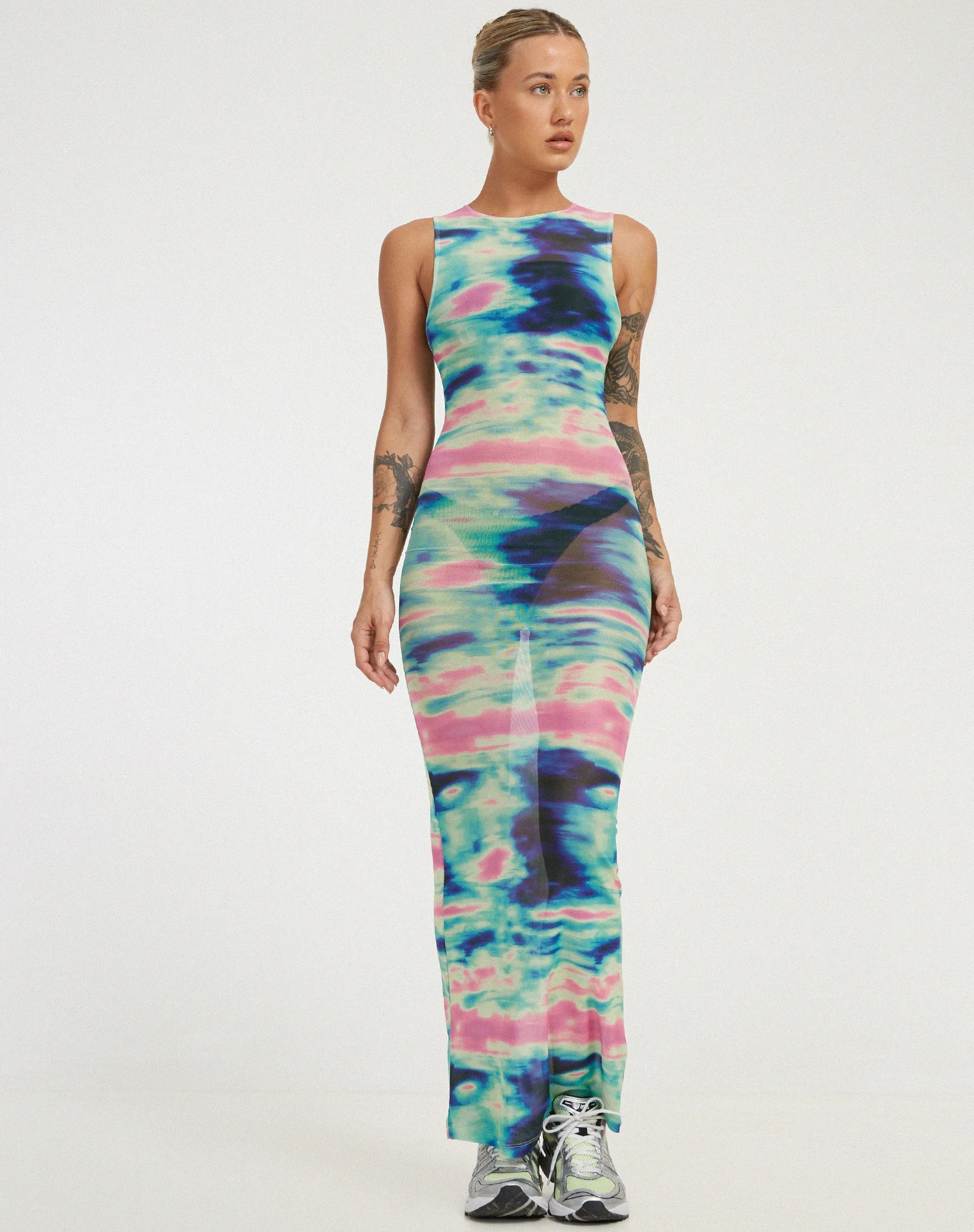 Roskila Maxi Dress in Multi Blur Orb Navy